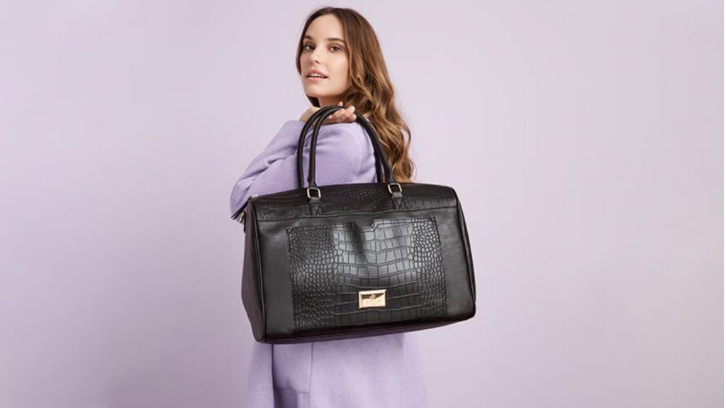 Avon brochure 16 weekender bag offer